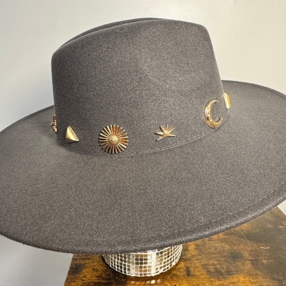 Anthropology GRAY Woven Ranch Faux Suede Hat W/ Gold Tone Pendants Boho - Picture 2 of 6